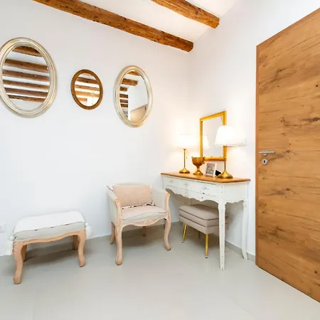 Apartament 15 *